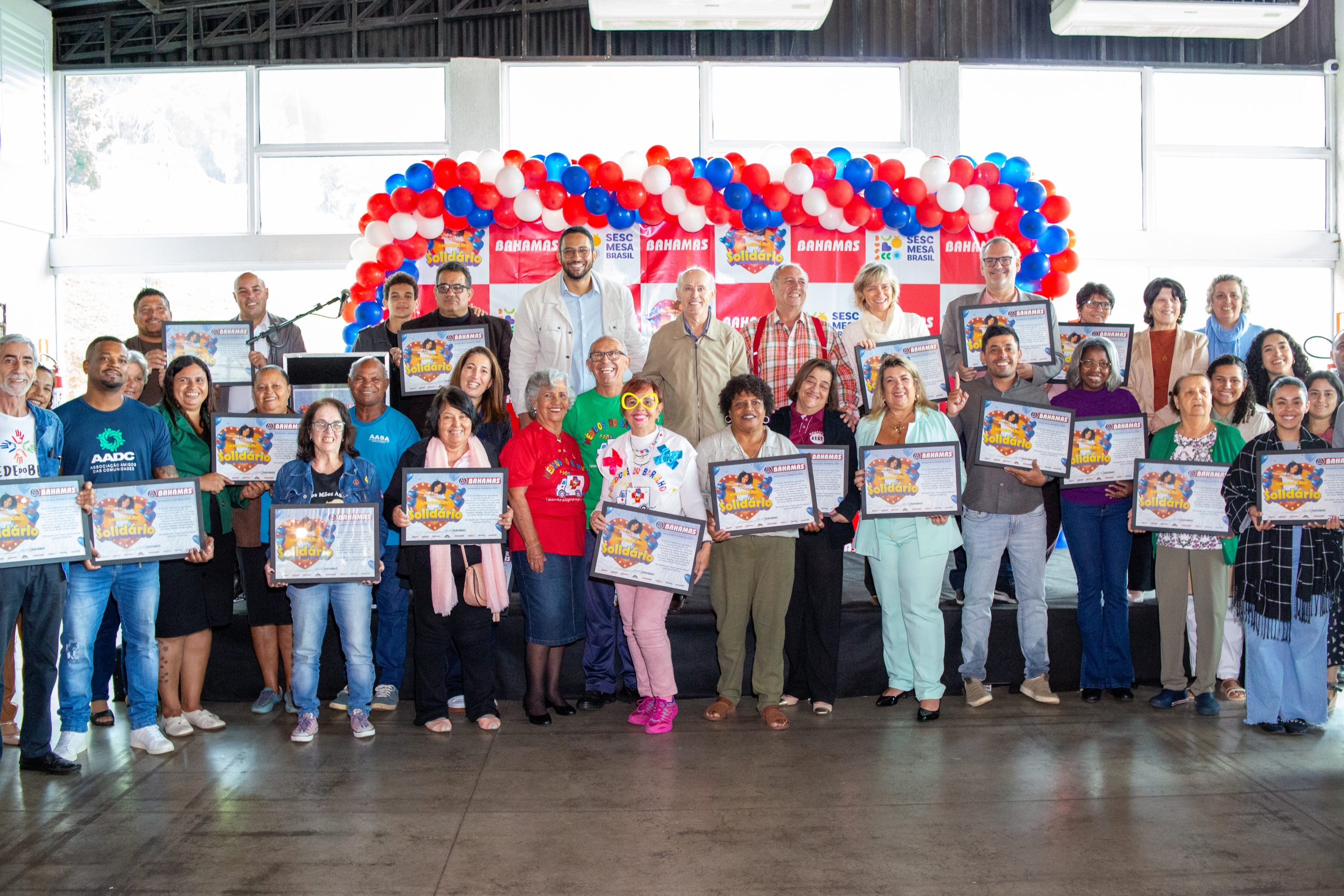 Aniversário Solidário do Grupo Bahamas distribui mais de 345 toneladas de produtos